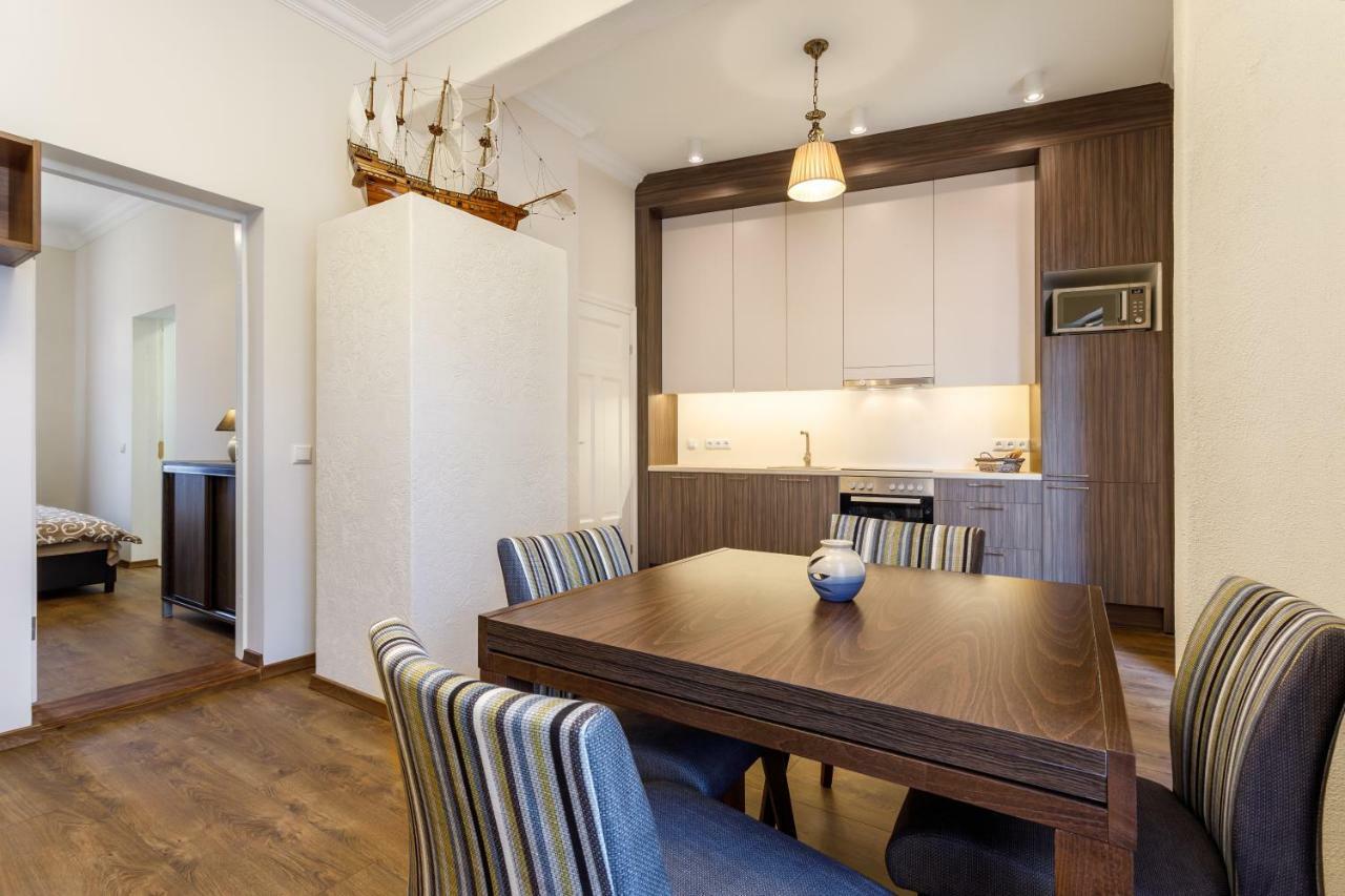 Rosalie Apartment